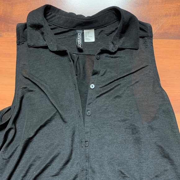 HM Sheer Top - Picture 3 of 3